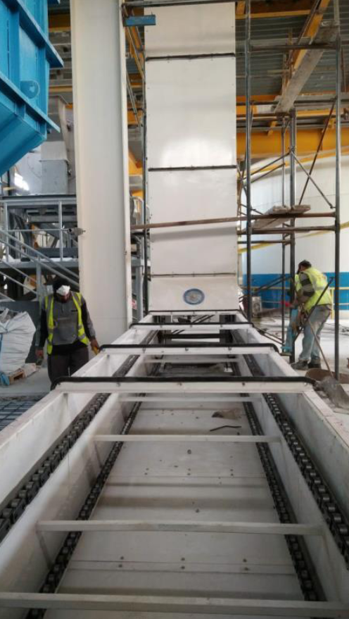 Large capacity z-pattern elevator nz